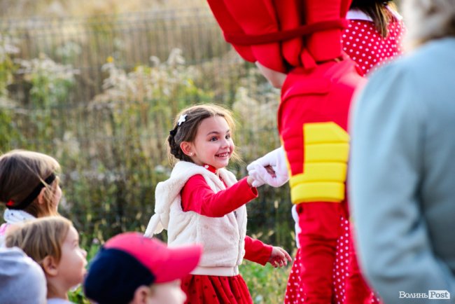 Лаундж-зона, розваги і подарунки: «Інвестор» влаштував грандіозне знайомство сусідам на «Юпітері». ФОТО*