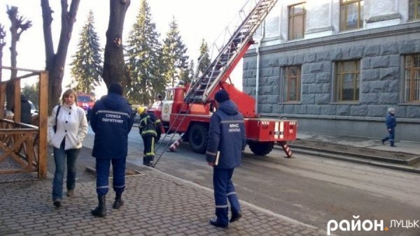 У центрі Луцька - несправжня пожежа. ФОТО