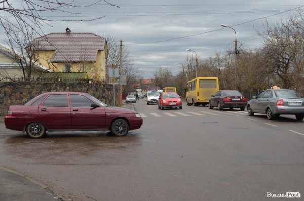 вулиця Клима Савура