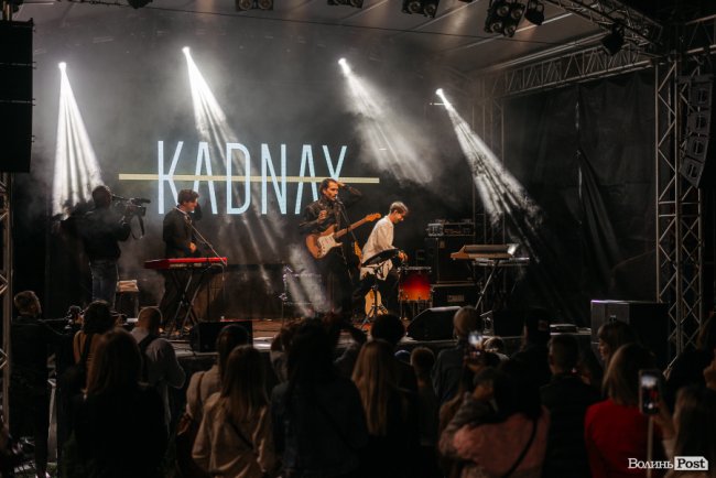 Розкриття таємниці, подарунки та KADNAY «на десерт»: як на «Супернові» веселилися «добрі сусіди». ФОТОРЕПОРТАЖ*