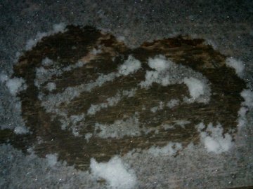 Лучани радіють першому снігу. ФОТО