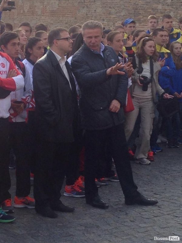 Цими днями у Луцьку можна зустріти видатного спортсмена Сергія Бубку. ФОТО