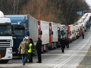 Блокада кордону: домовлятися прийдеться з новим урядом Польщі