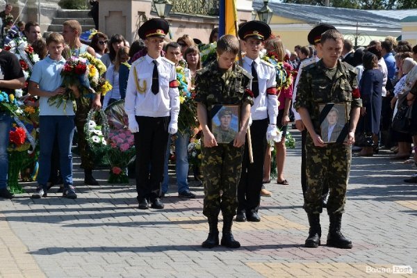 У Луцьку провели в останню путь двох бійців 51-ої бригади. ФОТО