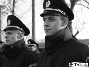 Помер патрульний, який був у вкрай важкому стані після аварії в Луцьку 