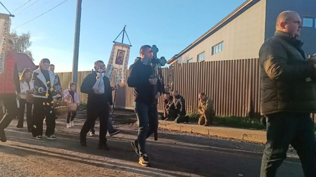 Волиняни встелили квітами шлях для кортежу полеглого Героя