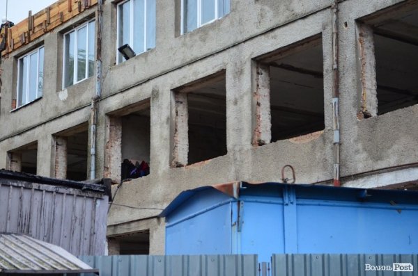 Як відбувається реконструкція луцького Будинку побуту. ФОТО