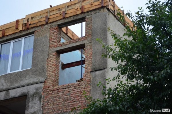 Як відбувається реконструкція луцького Будинку побуту. ФОТО