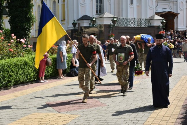 У Луцьку попрощалися із загиблим на війні воїном Анатолієм Шепелем