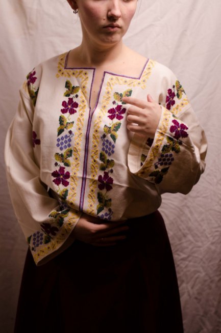 Вишивальниця з Волині опанувала десятки технік і зібрала унікальну колекцію виробів