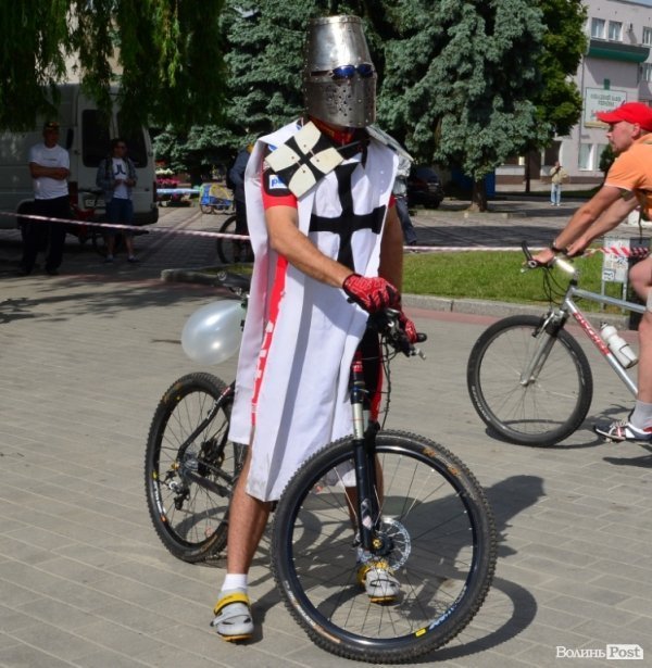 Велодень у Луцьку зібрав більше тисячі людей. ФОТО 