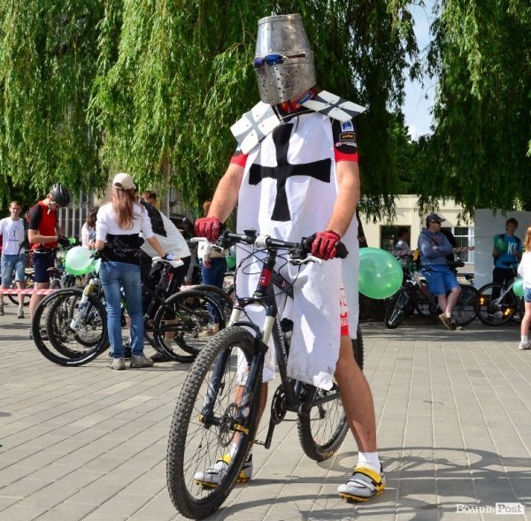 Велодень у Луцьку зібрав більше тисячі людей. ФОТО 
