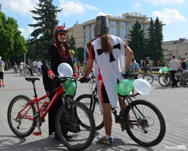 Велодень у Луцьку зібрав більше тисячі людей. ФОТО 