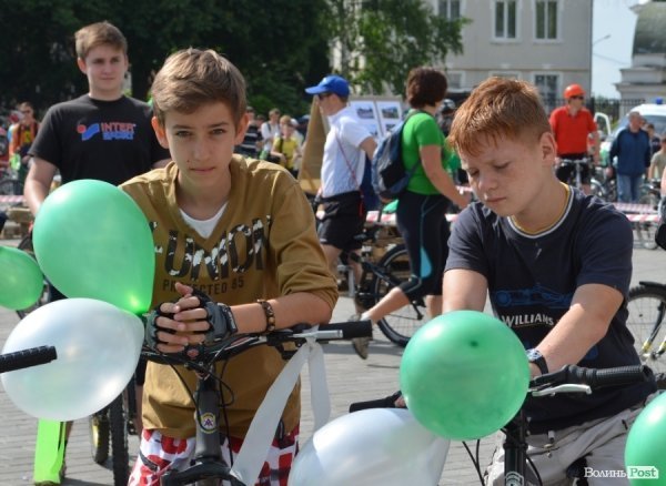 Велодень у Луцьку зібрав більше тисячі людей. ФОТО 