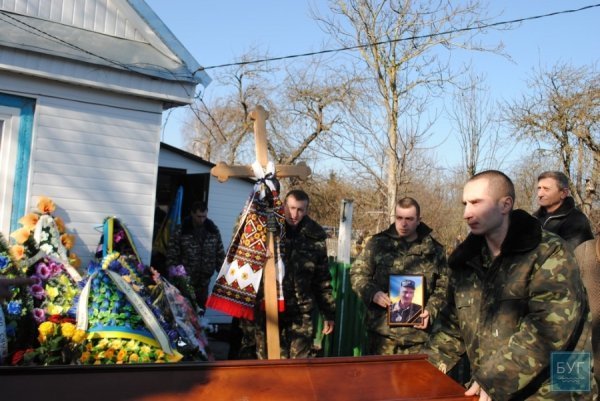 На Волині попрощалися із загиблим бійцем. ФОТО