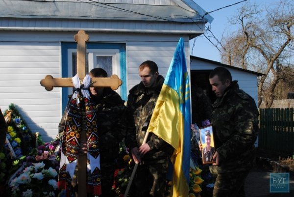 На Волині попрощалися із загиблим бійцем. ФОТО