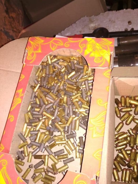 У Луцьку затримали чоловіка, який торгував зброєю. ФОТО