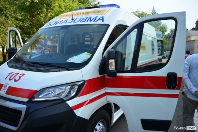Волинській «швидкій» подарували новий автомобіль. ФОТО