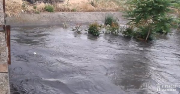 Потоп у Сімферополі. ФОТО. ВІДЕО