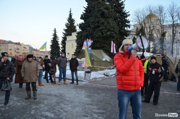 Луцький Євромайдан згортає сцену