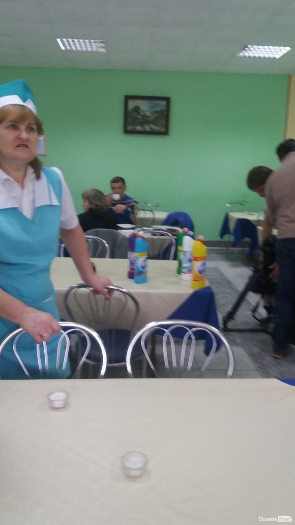 У луцькій їдальні «Ревізор» залишив «Domestos». ФОТО