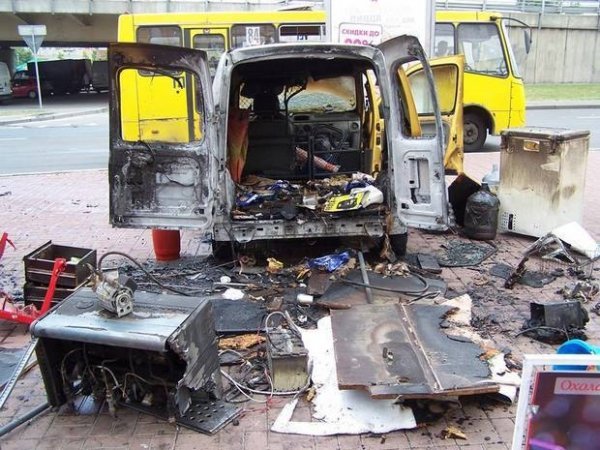 У Києві вибухнула автокавʼярня. ФОТО
