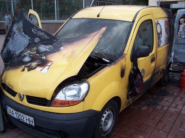 У Києві вибухнула автокавʼярня. ФОТО