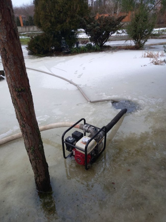 Сьогодні рятувальники вже двічі виїжджали відкачувати воду з обійсть волинян