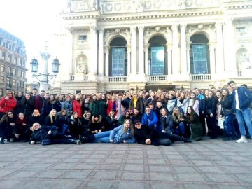 Друзі онкохворої дівчини з Волині влаштували благодійну поїздку до Львова