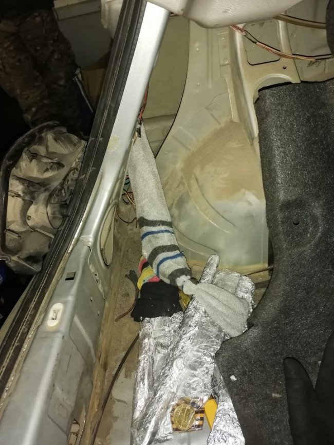 Ордени, медалі, монети: через «Ягодин» литовець провозив старовинні предмети. ФОТО