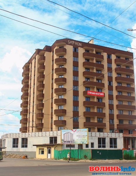 Луцький забудовник зводить будинок з порушенням