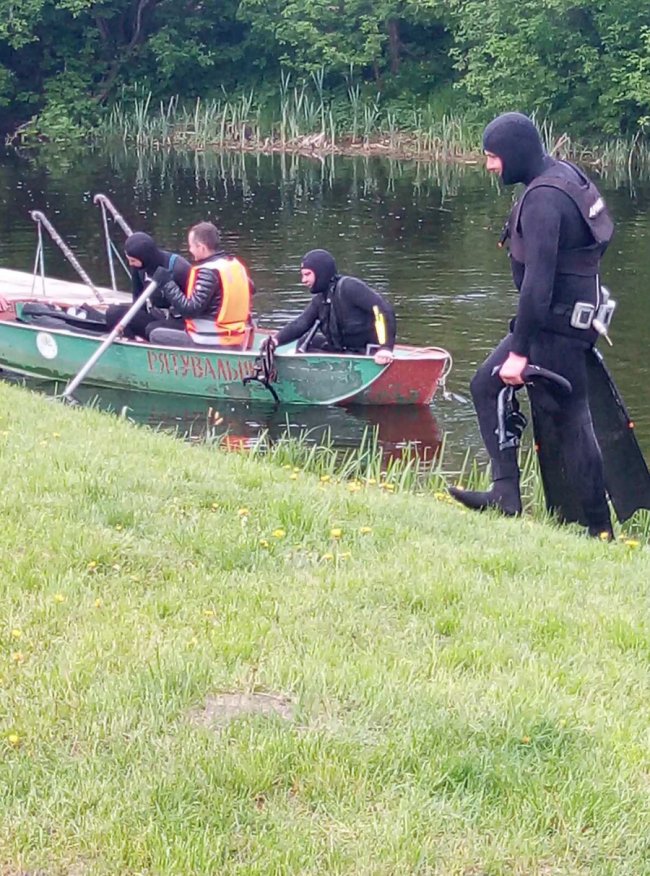 У волинському місті дайвери-активісти розчистили дно річки. ФОТО