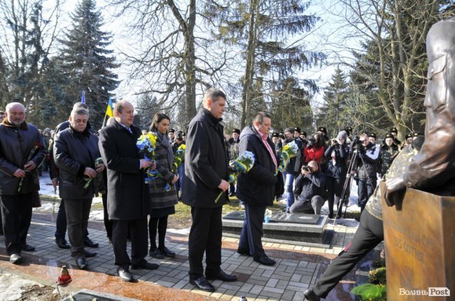 Сотні лучан вшанували пам’ять Героїв Небесної Сотні