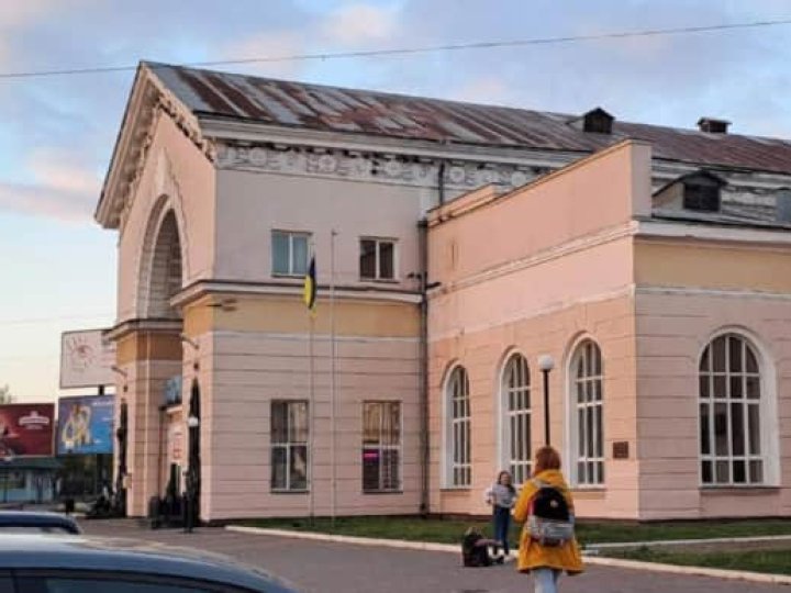 Росіяни пошкодили залізничний вокзал у Полтаві