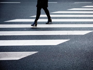 Не пропустив пішохідку: у Луцьку патрульні склали адмінматеріали на 23-річного водія