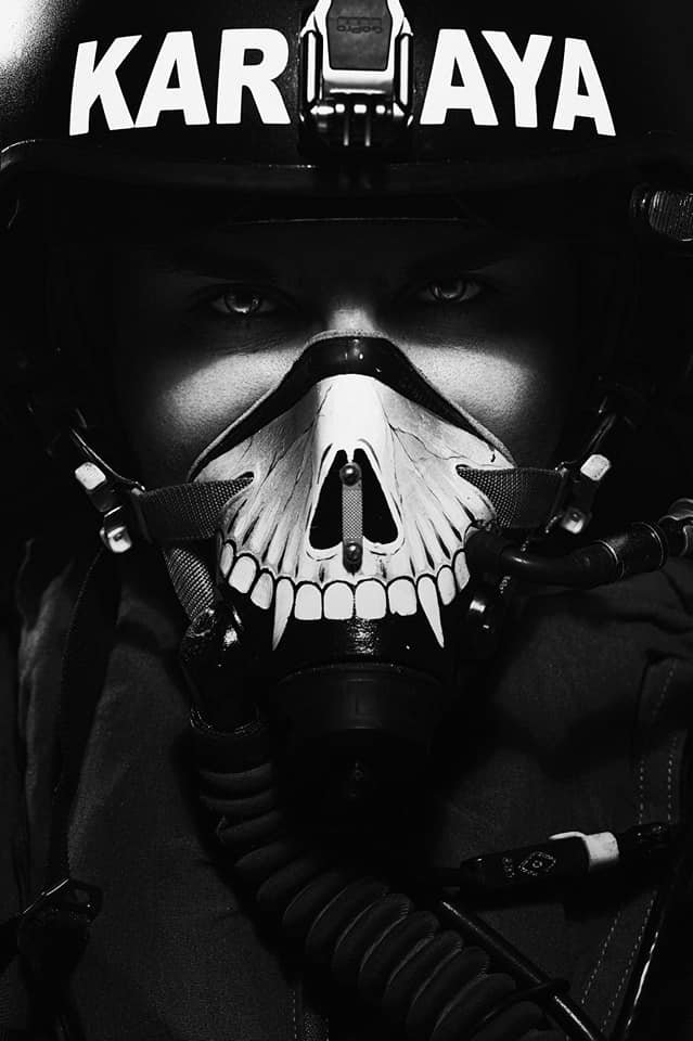 Луцький художник розписав шолом Героя України Вадима Ворошилова