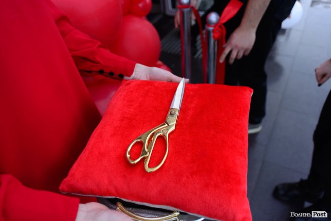 «Готуємо як для себе»: у Луцьку відкрили заклад відомої мережі «Pronto Pizza and Sushi Pro». ФОТО*