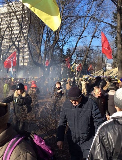 Фото сутичок під Верховною Радою