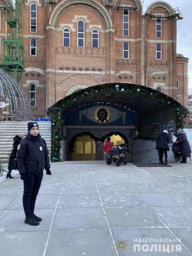 На Волині 400 поліцейських стежитимуть за безпекою біля храмів та місць масових купань