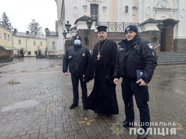 На Волині 400 поліцейських стежитимуть за безпекою біля храмів та місць масових купань