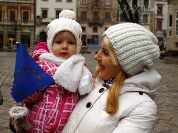 Акція немовлят на підтримку Євромайдану у Львові. ФОТО