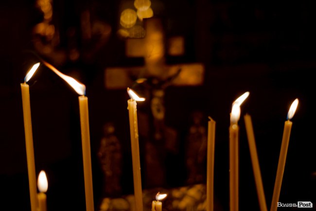 «Вивільнюємося ціною життя Героїв»: у Луцьку попрощалися із Владиславом Недільком. ФОТО