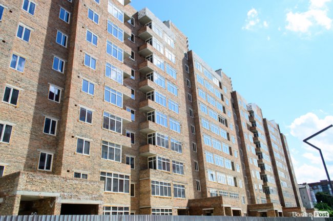 Будівництво триває: як у Луцьку «розростається» яскравий ЖК «Caramel Residence». ФОТО*