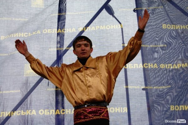 У центрі Луцька гуляли цигани. ФОТО