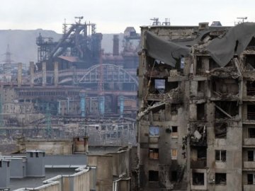 Під кожним зруйнованим будинком в Маріуполі – від 50 до 100 тіл вбитих 