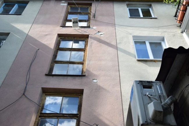 У луцькому дворі встановлять обмежувачі руху. ФОТО