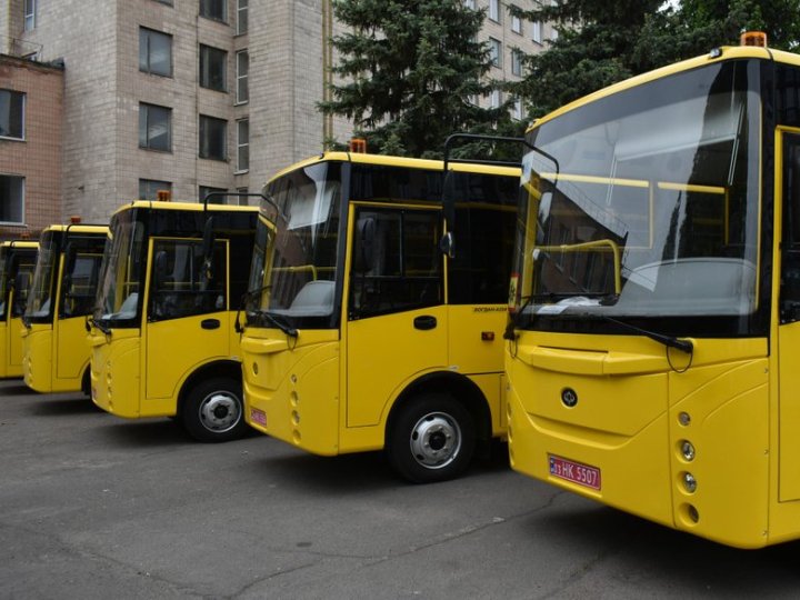 Чи забезпечені шкільними автобусами навчальні заклади Волині