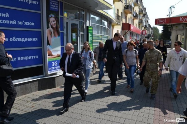 Як революціонери «гуляли» з губернатором Волині. ФОТО