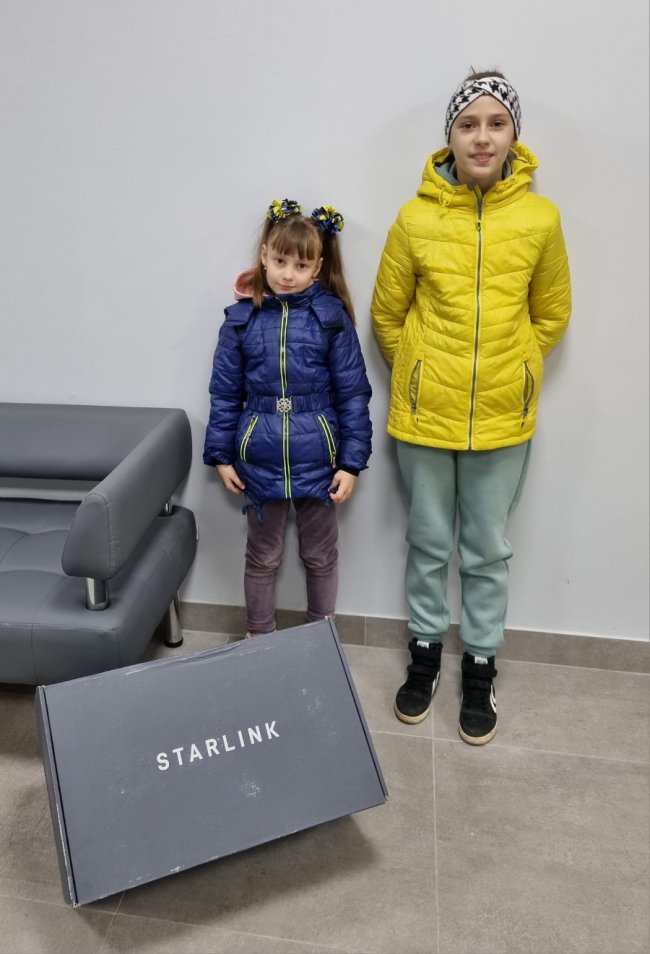 Доньки загиблого Героя з Волині віддали 400 доларів на Starlink для ЗСУ