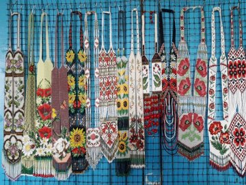Волинянка створює дивовижні прикраси з бісеру. ФОТО